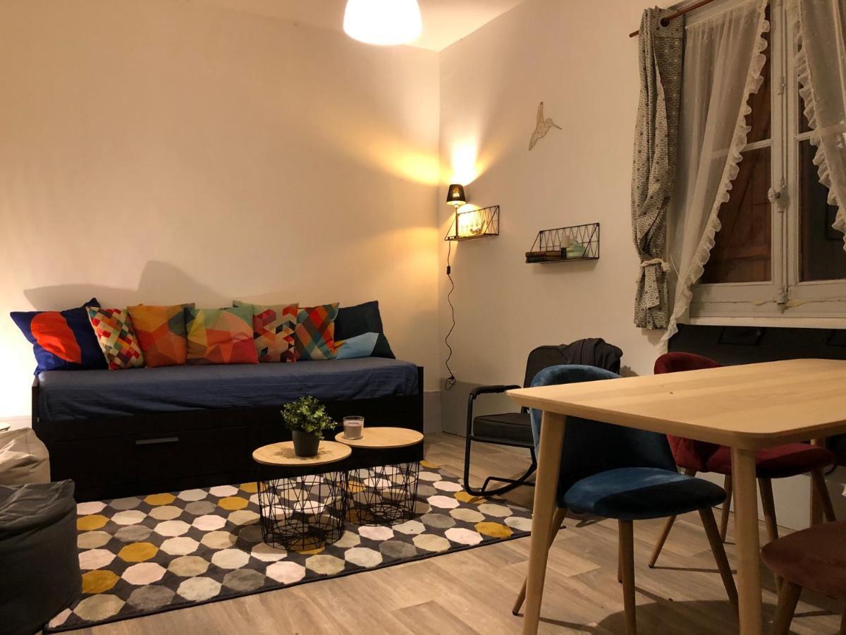 La Maison Des Amis Nuits Exterior photo